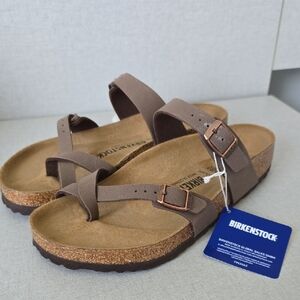 Birkenstock Taupe Sandals with Cork Sole, The Gizeh is size 39 (8-8.5).
